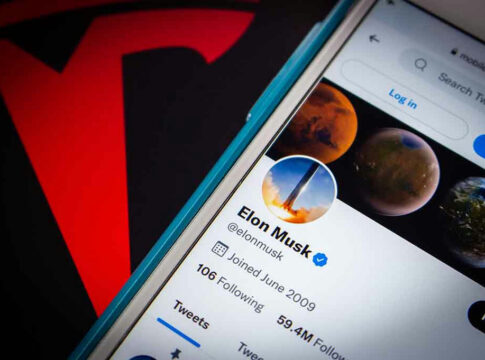 Twitter profile of Elon Musk displayed on a smartphone